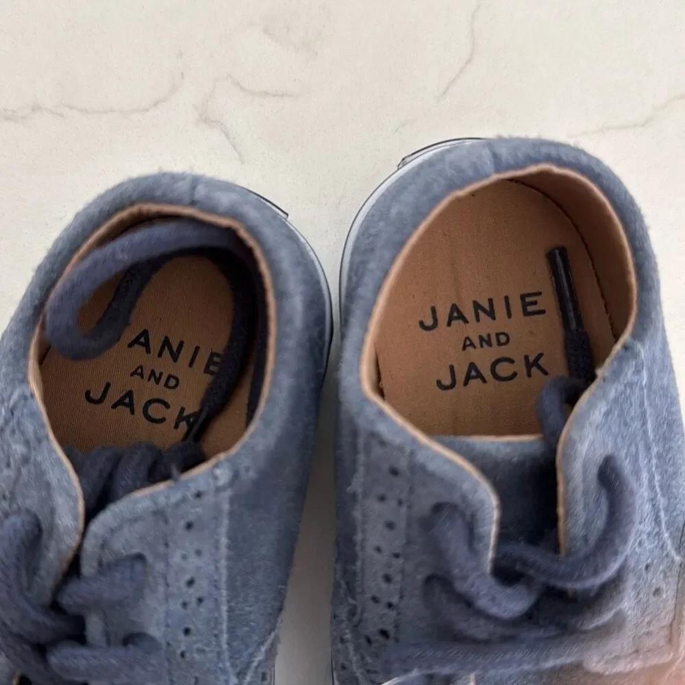 Janie and Jack Suede Wingtip Sneaker in Vintage Indigo Size 5